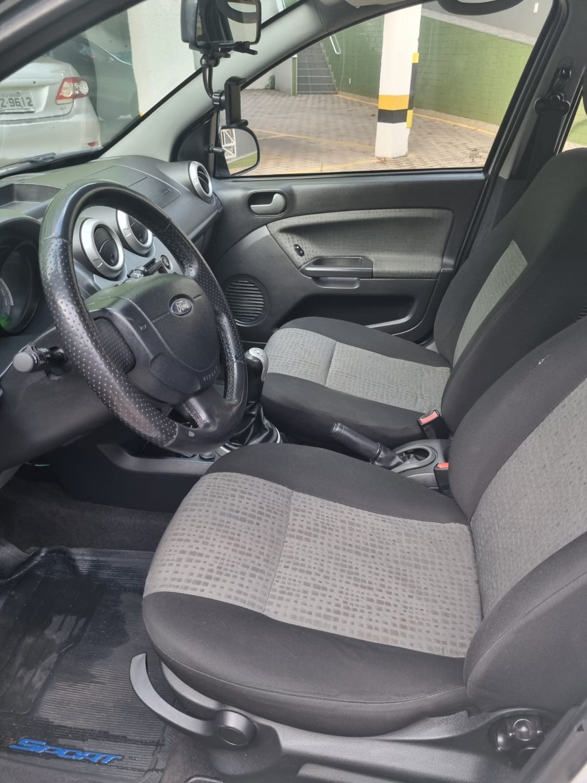 Ford Fiesta 2014 frente 3/4 3